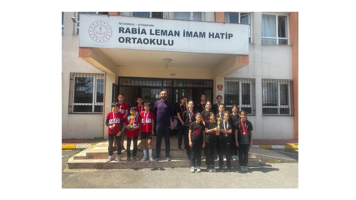 Kros Yarışmasında Yine Kupalar Kazandık